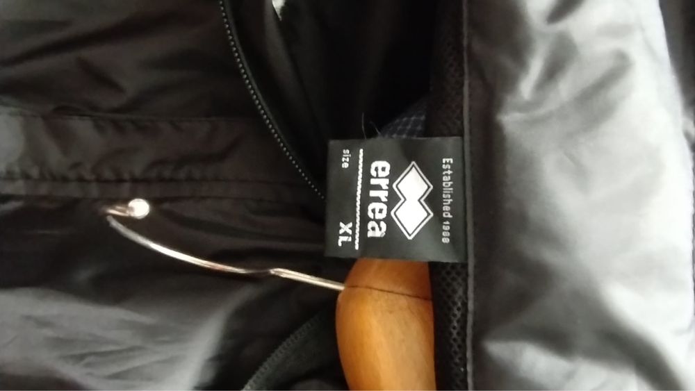 Geaca errea marimea XL