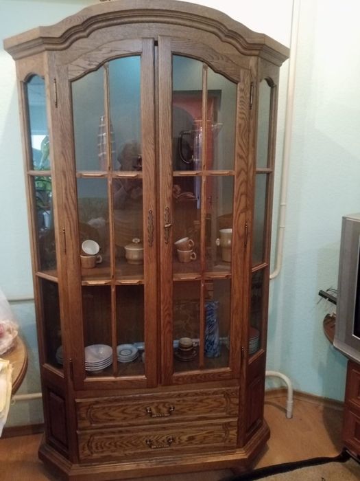 Шкаф - горка продам