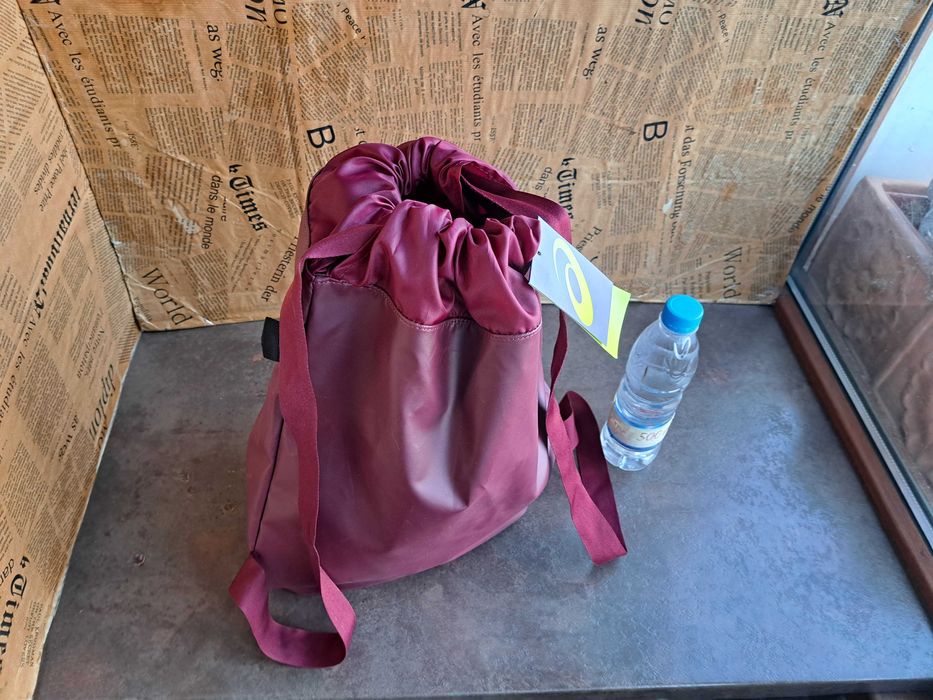 раница Asics-Нова!тъмно червена,текстилна чанта,,мешка