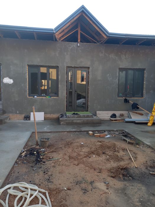 Akfa eshik va romlar