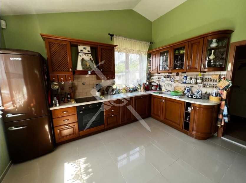 Продава се Къща в с. Кошарица, Област Бургас - 205 кв.м за 1879 €/кв.м - Снимка #2