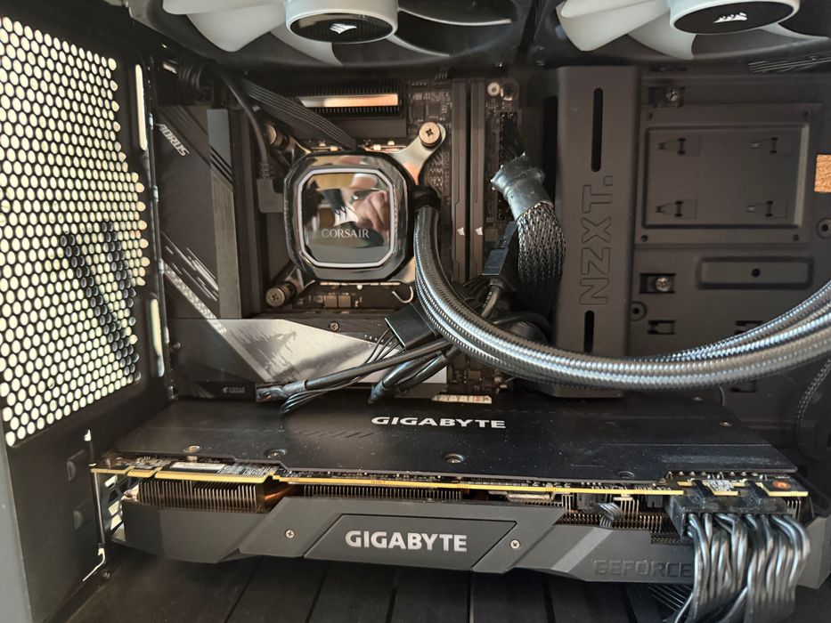PC ITX NZXTManta i5 13500 Z690i Aorus AIO Corsair RTX 2080ti fara RAM