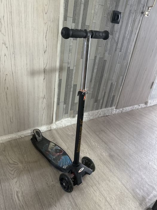 Детский самокат, в отл состоянии