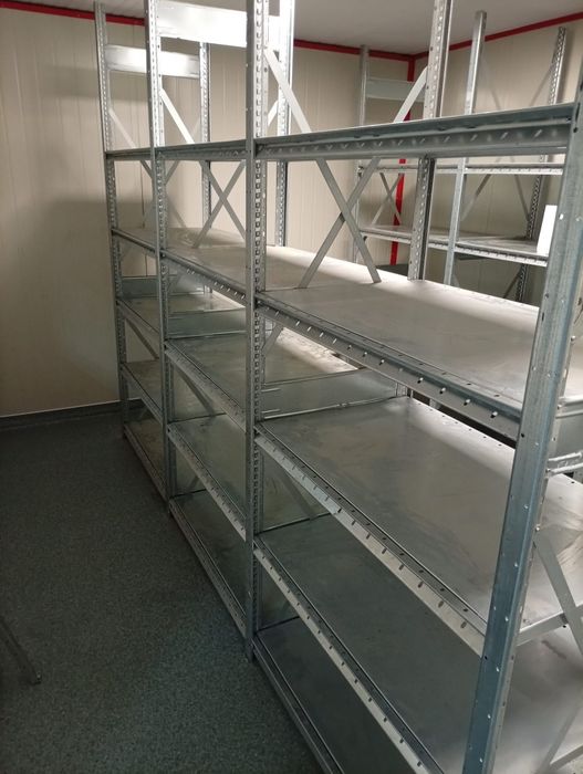 Rafturi metalice pentru depozitare manuala și arhiva