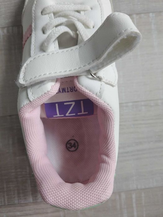 Adidasi fetite nr 34