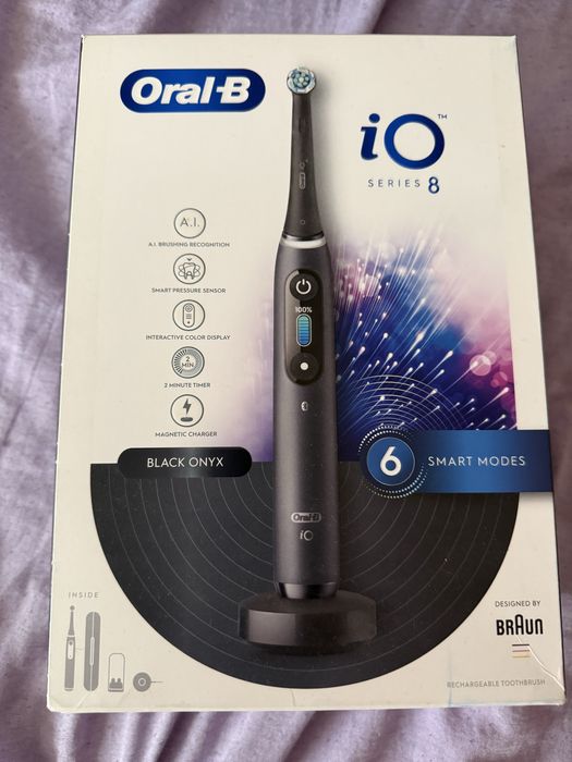 Електрическа четка за зъби Oral b io8