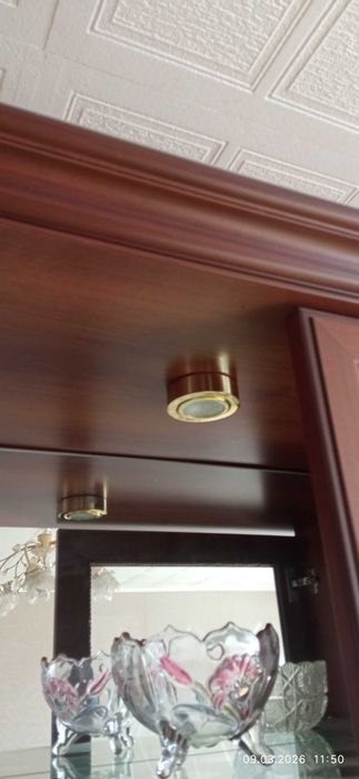 Сервант витрина с подсветкой