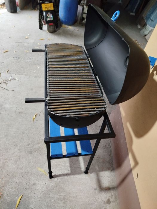 Grătar din butelie de gaz