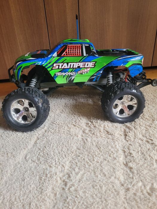 Rc car traxxas stampede+ baterie+ incarcator+telecomanda