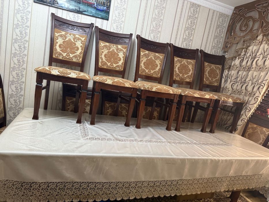 Стол стул холати яхши озгина ишлатилган