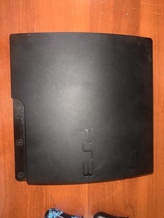 Playsteshn 3 holati yahshi 2 ta djostiki bilan juda ham kam ishlatilga