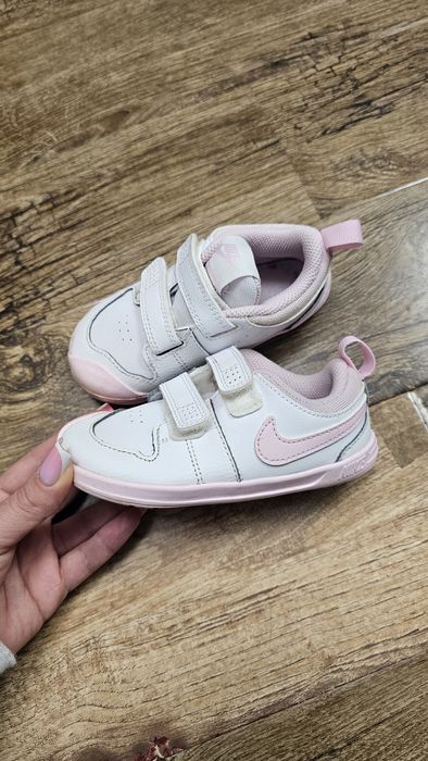 Adidași Nike mărimea 25