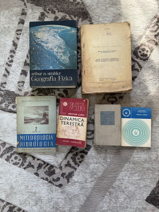 Lot  cărți vechi – fizică, matematică, chimie, literatură, contabilitate și lectură
