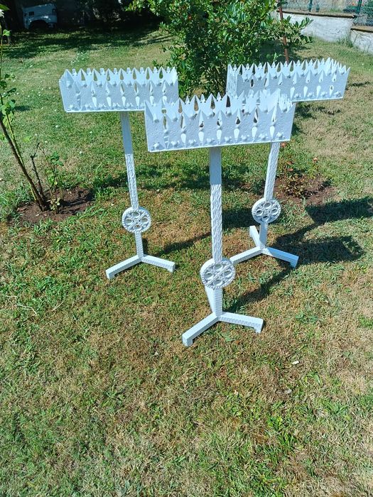 Метални цветарници цветарник