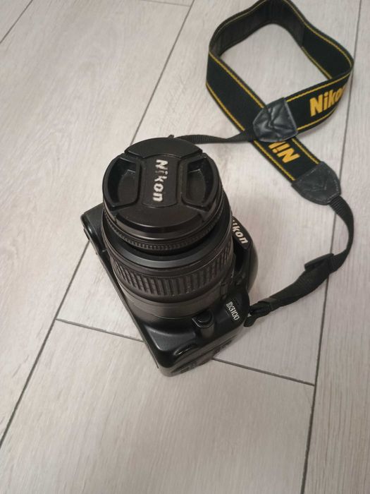 Vand DSLR NIKON D3100 ORIGINAL, pentru piese, este DEFECT !!