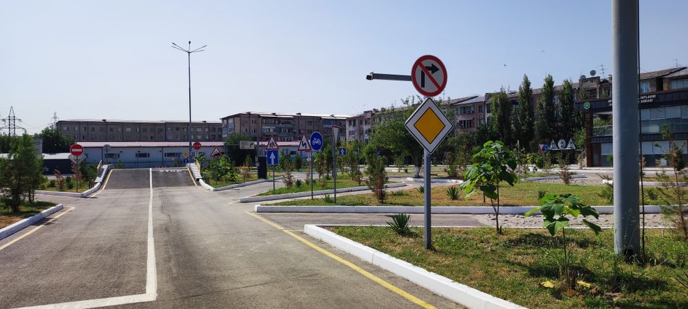 Инструктор по вождению. moshina haydashga