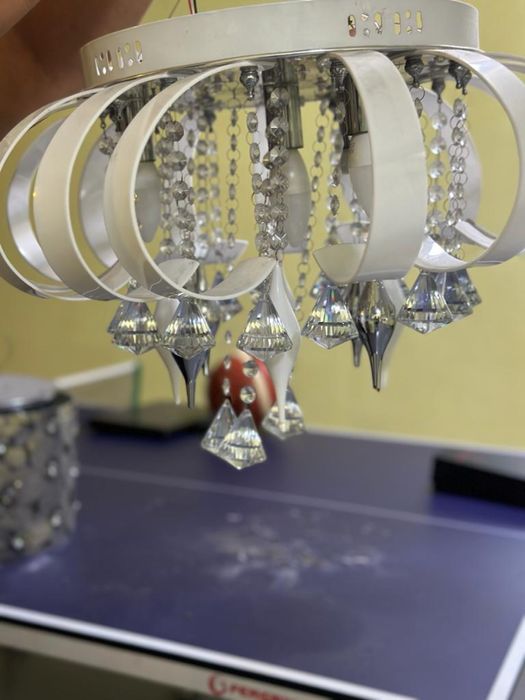 Продам люстру в хорошем состоянии.