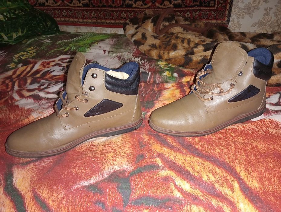 Продам зимние ботинки