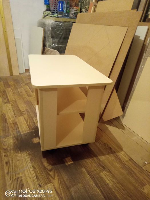 Столик журнальный  новый