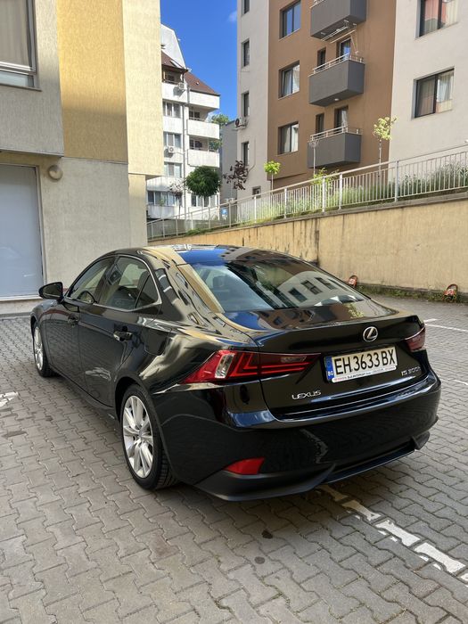 Lexus Is300h пълна сервизна история