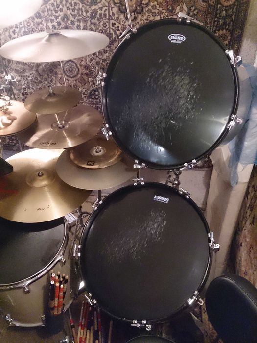 Голям комплект барабани Амати