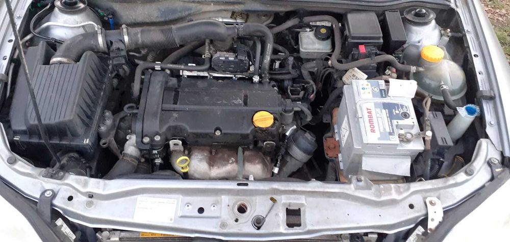 vind opel astra twinport,1,4 benzina,vand peugeot 307,benzina 1,4