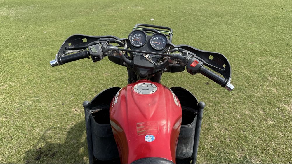 Мотоцикл Suzuki GSX 200