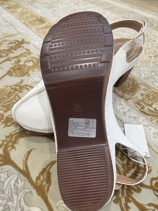 Продам туфли женские