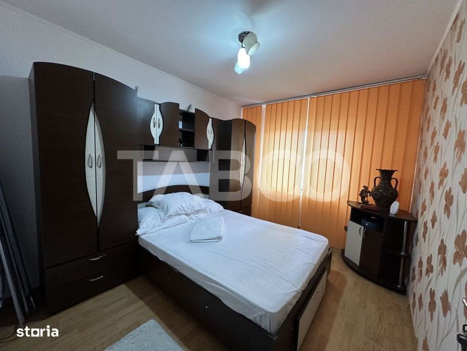 Apartament decomandat 3 camere 2 bai 68 mpu etaj 3 Calimanesti Valcea