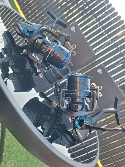 Set 2 Mulinete PRO FL TOTEM Distance Feeder 8000

Conceputa pen