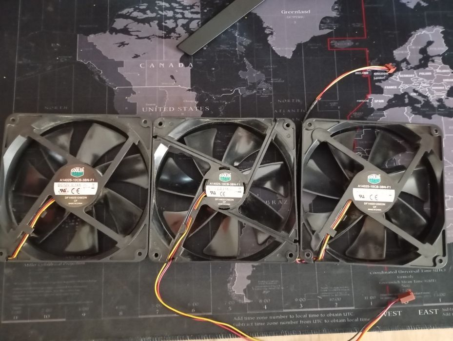Lot 3 ventilatoare carcasă CoolerMaster 140 mm