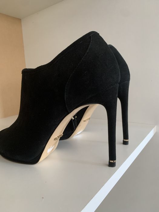 Botine negre piele Intoarsa Masimo Dutti , marime 40