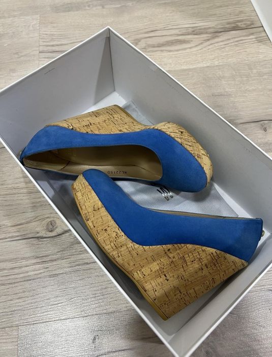 Stuart Weitzman >
Туфли 37.5
