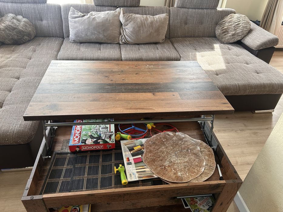 П-образен диван и холна маса