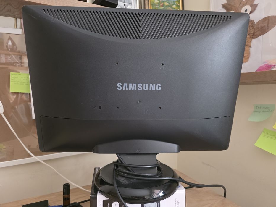 Монотор Samsung 226BW