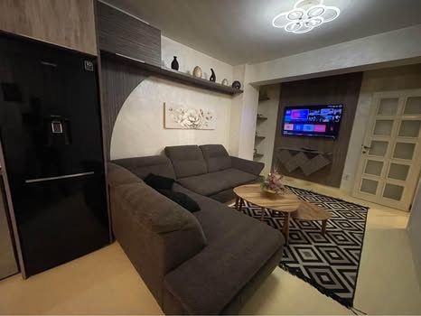 Apartament mobilat, zonă centrală (bloc nou)