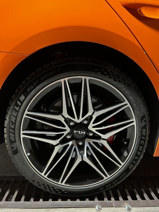 Продаётся Kia Stinger