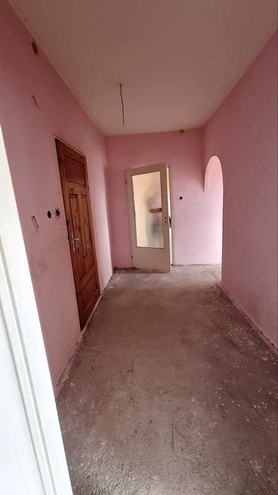 Продава се Тристаен апартамент в Кюстендил, Център - 73 кв.м за 688 €/кв.м - Снимка #12