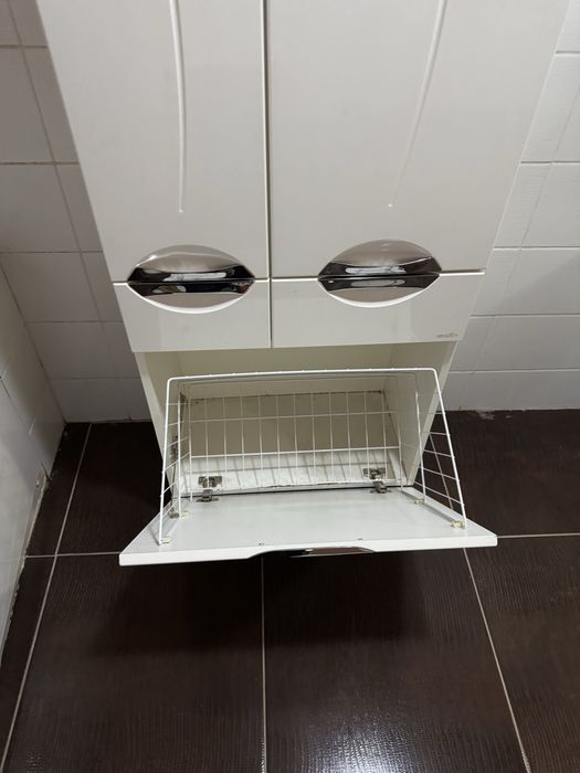 Срочно продам шкаф для ванны
