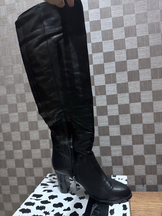 Черные сапоги высокие