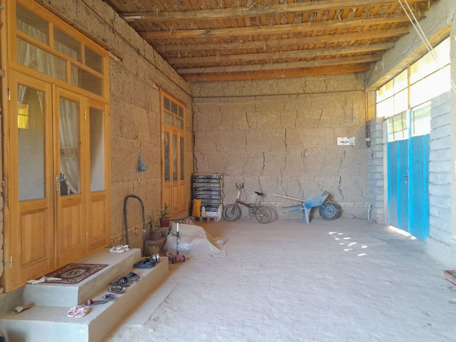 Ховли сотилади сурочни