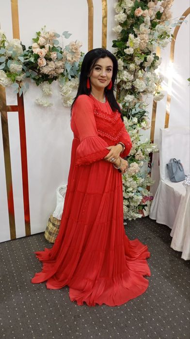 B/u tuy liboslari sotiladi