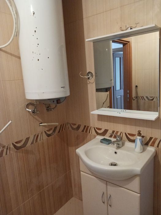 Продава се Тристаен апартамент в Гоце Делчев - 70 кв.м за 1429 €/кв.м - Снимка #2