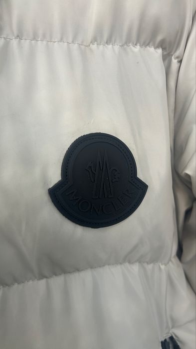 Geaca Moncler…….