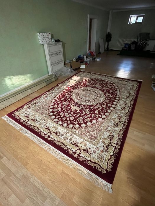 Продам ковер в отличном состоянии