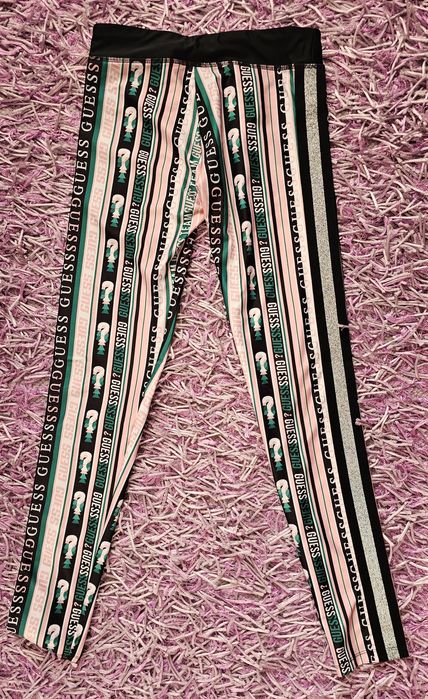 Клин Guess момиче