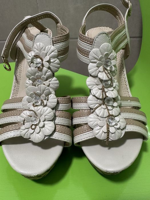 Sandale elegante si confortabile, marimea 38