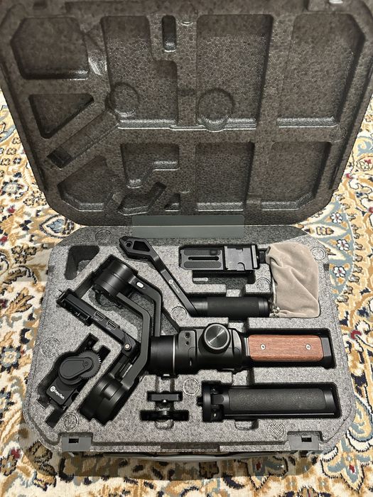 Электронный стабилизатор Feiyu Tech AK2000S