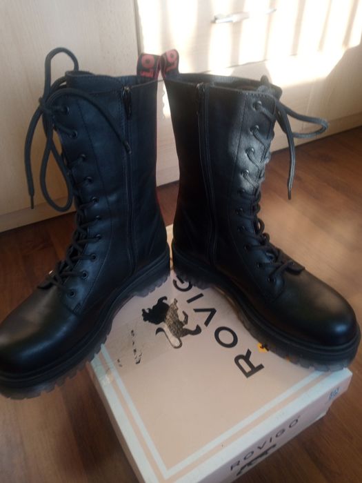 Продавам чисто нови кожени боти