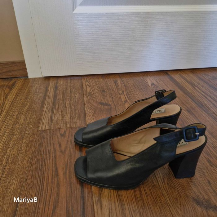 Елегантни сандали на ток Salamander